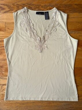 Apostrophe Cream Lace V-Neck Sleeveless Camisole